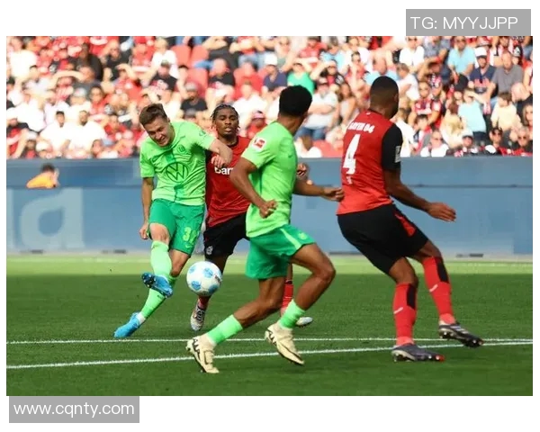 沃尔夫斯堡队士气高昂，德甲战局蓄势待发，虎视眈眈待机出击！